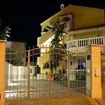 Visnja * Vodice