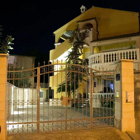 Visnja * Vodice